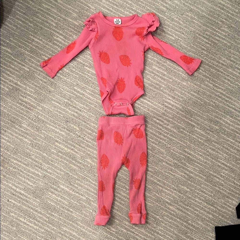 Full famous Pink Strawberry Print Ruffle Shoulder Baby Set (6-9 months) - Picture 1 of 4